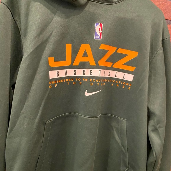 Men's Nike Green Utah Jazz On Court Practice Performance Pullover Hoodie - Picture 4 of 9